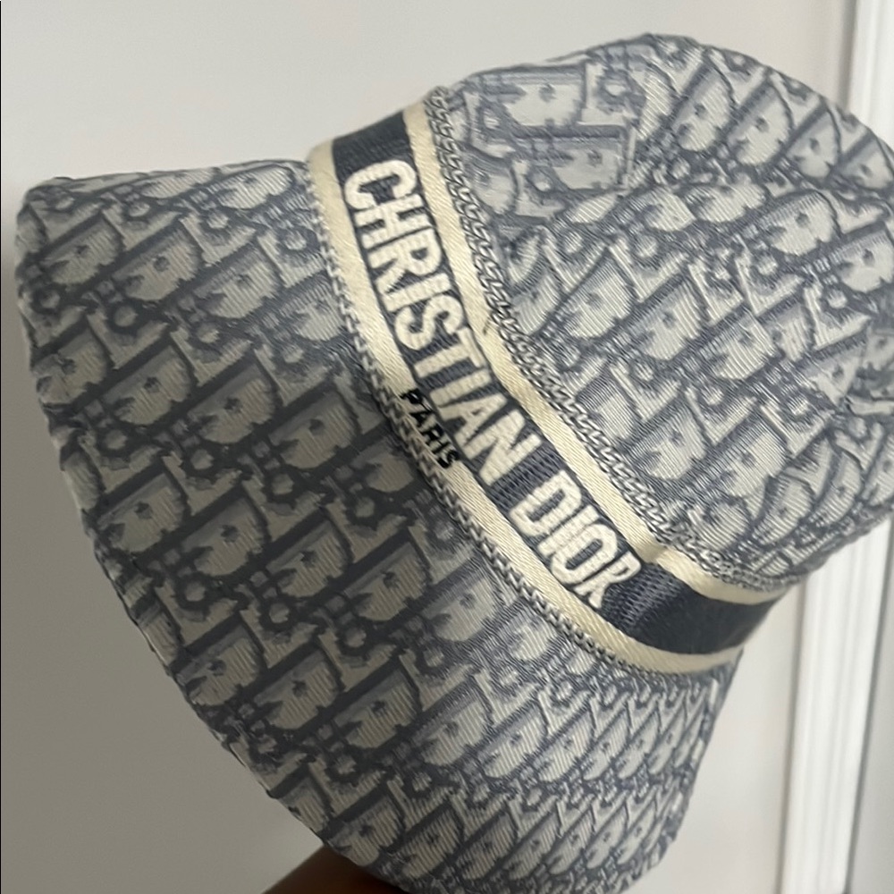 Dior Gray and Cream Bucket Hat - Picture 3 of 3